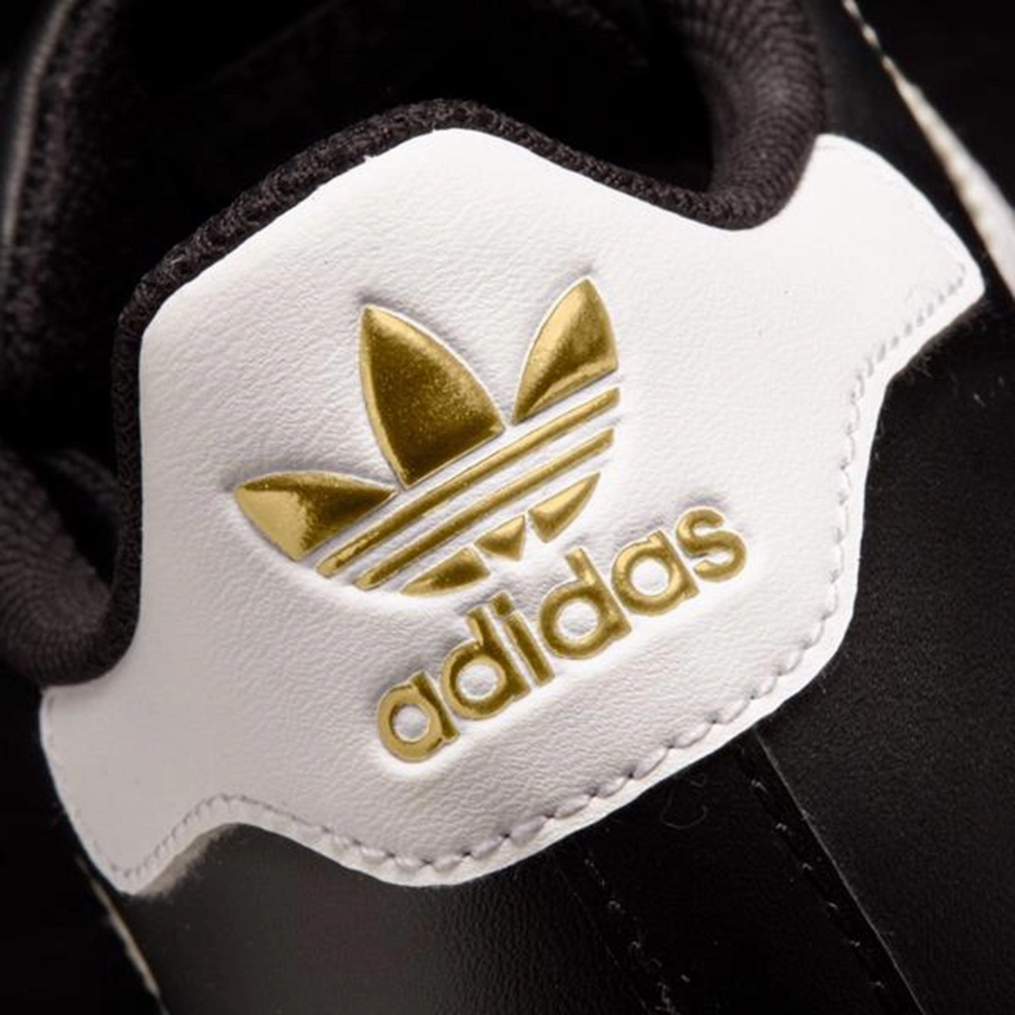 adidas Superstar Sneakers Black/White Walking Aero Dynamic Silhouette
