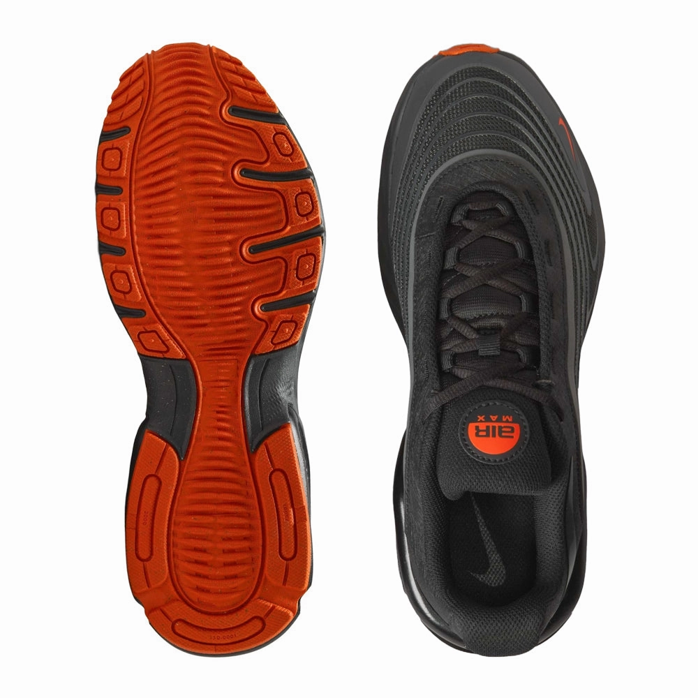 running in a gondola station area shoes Air Max Fire - Mens