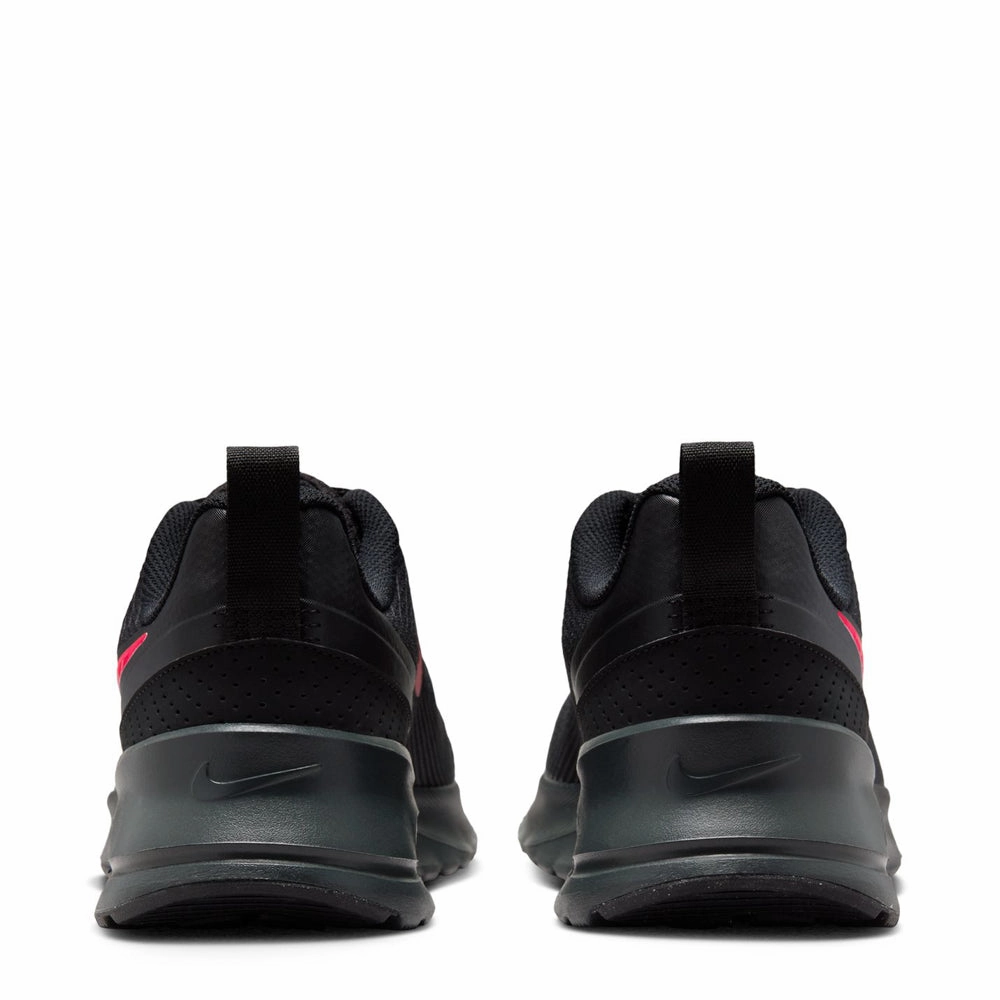 Air Max NuAxis - Mens running on mud shoes