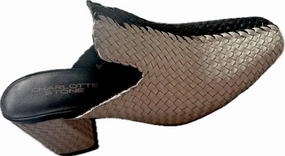 Breathable Linings Slip-On Travel Shoes Women Mae Woven Mule In Black And White