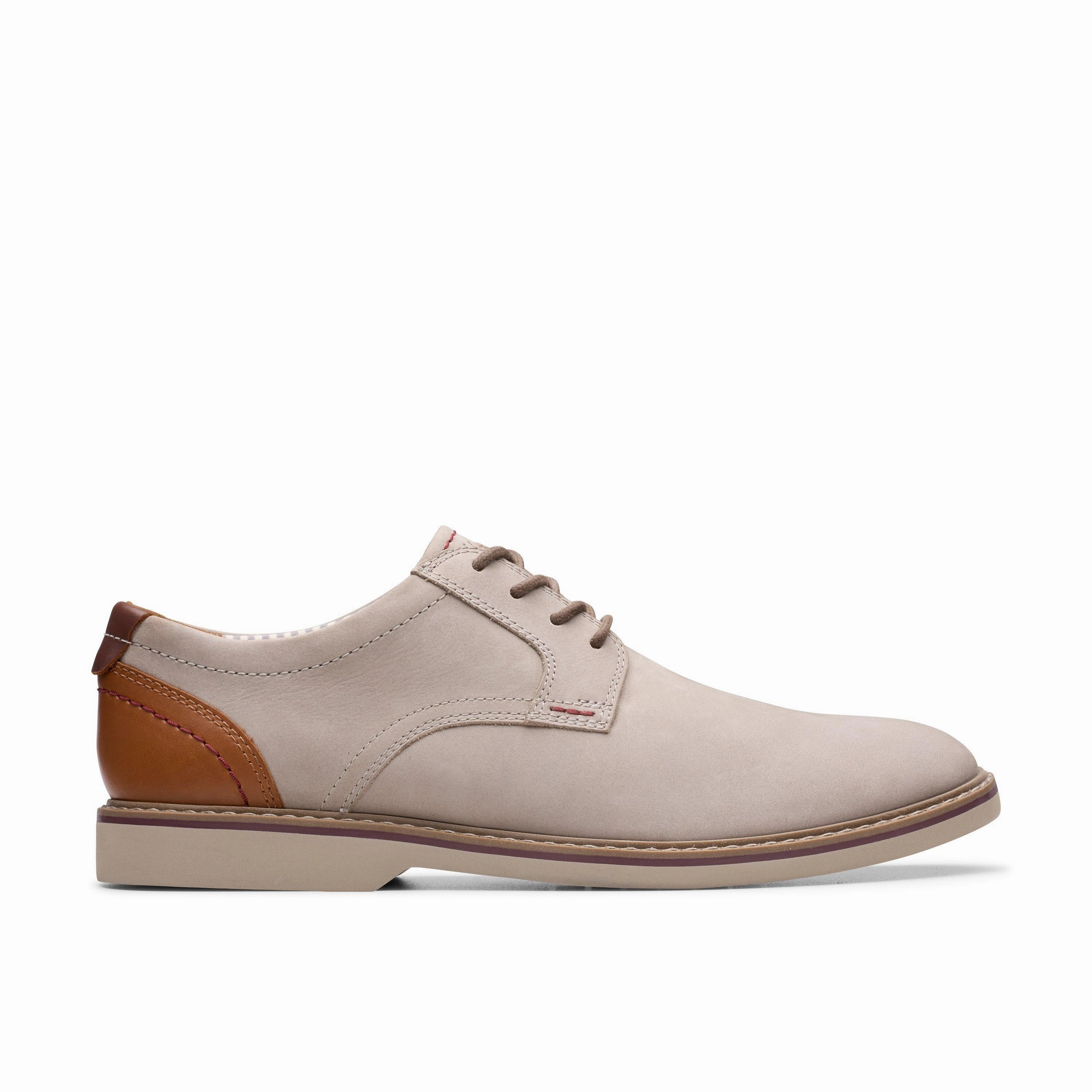 simple design Basic Fit Clarks Radcliff Low in Grey Nubuck