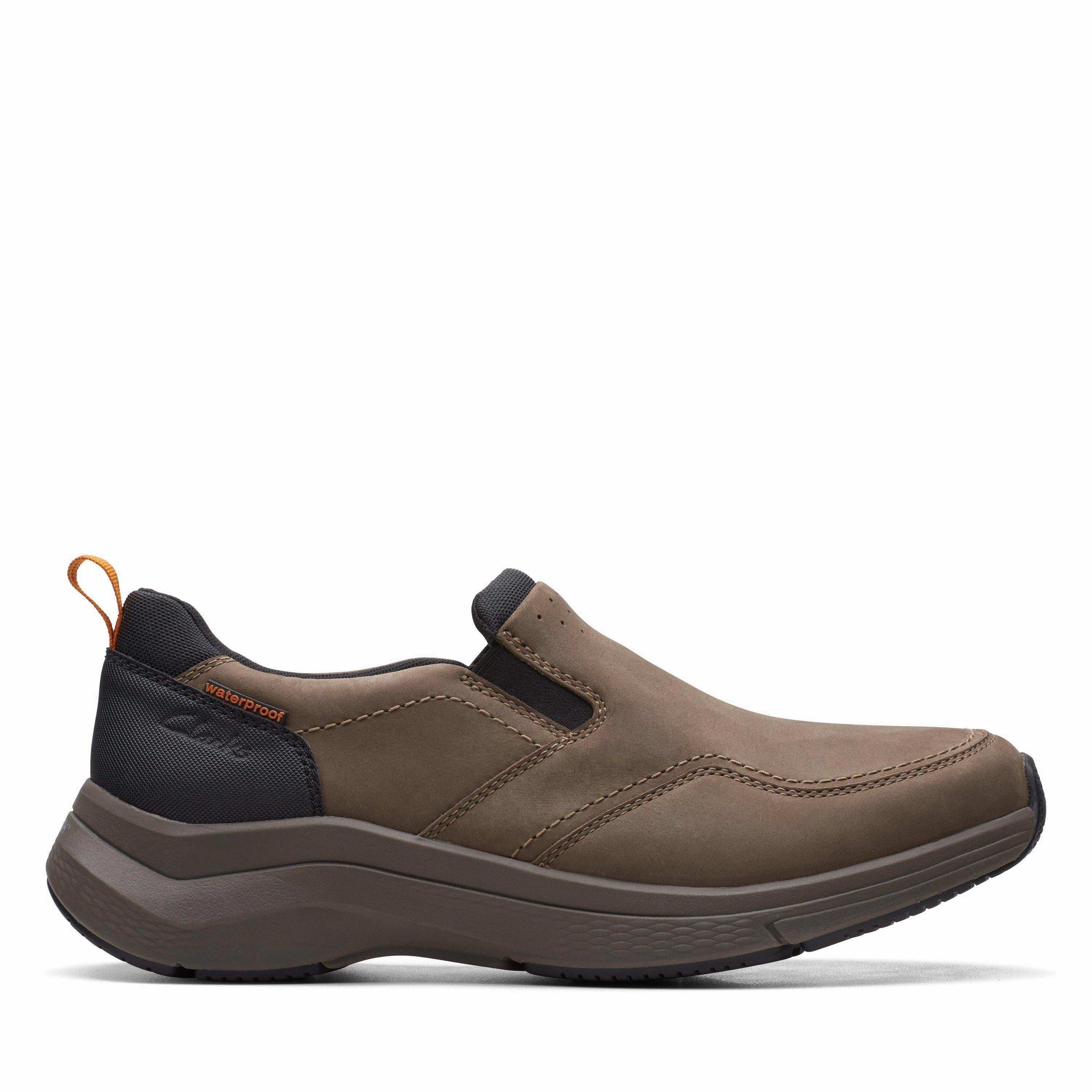 Clarks Wave  2.0 Edge in Beige Oiled Nubuck Low Rise Water Guard