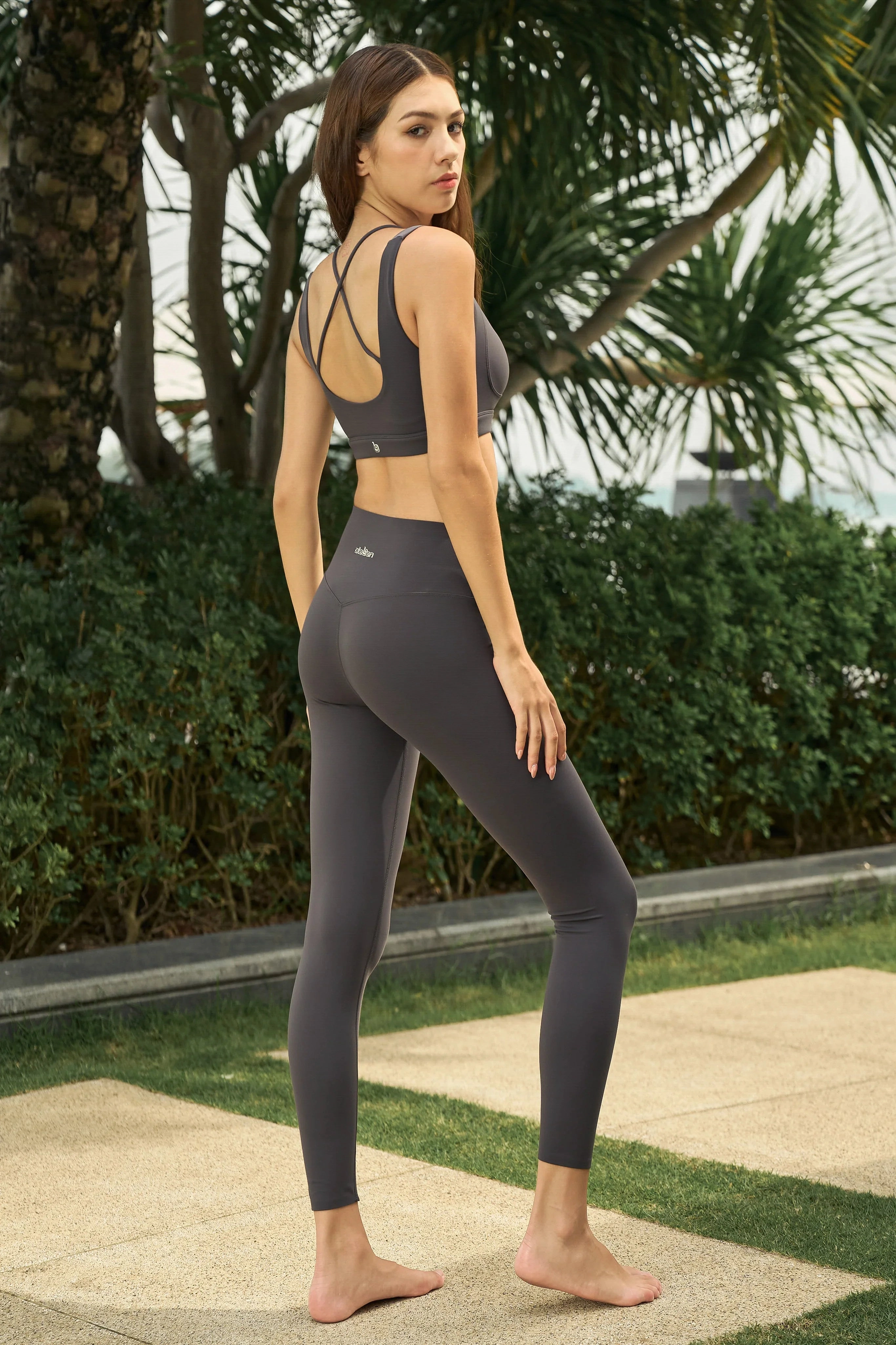 Evo Sculpt Bra - Cool Gray skinny but not tight