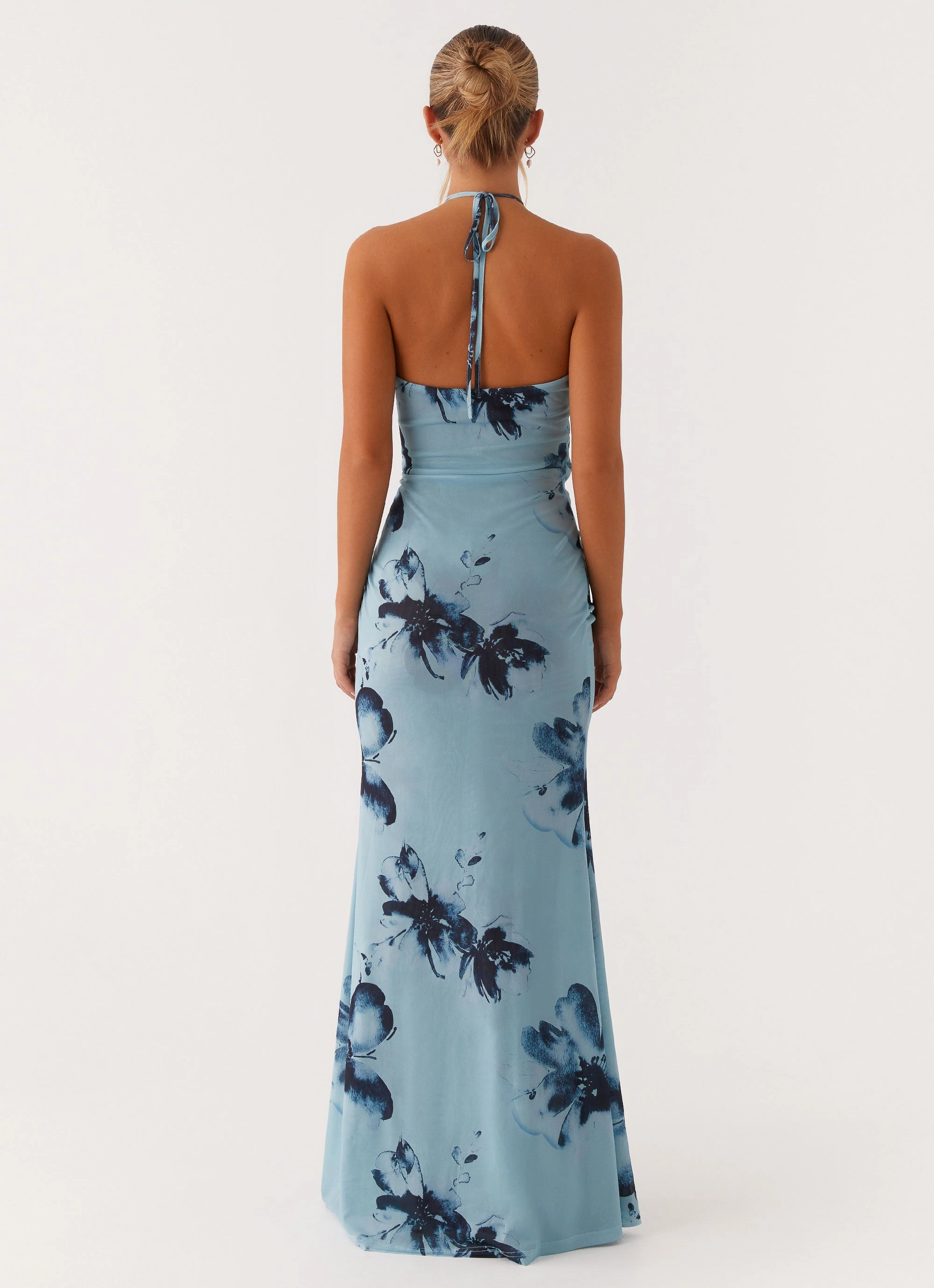 Maximalist-Trend Antonia Maxi Dress - Black Blue Floral