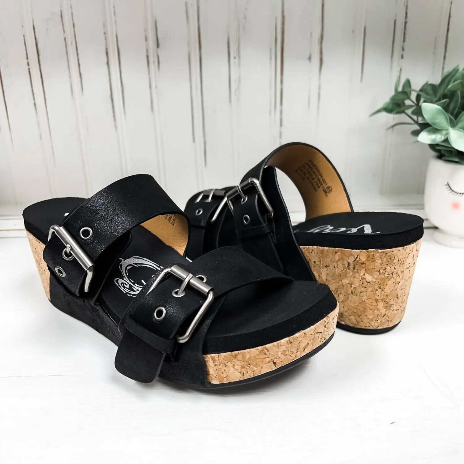 Laurie Women's Sandal In Black Quick Move