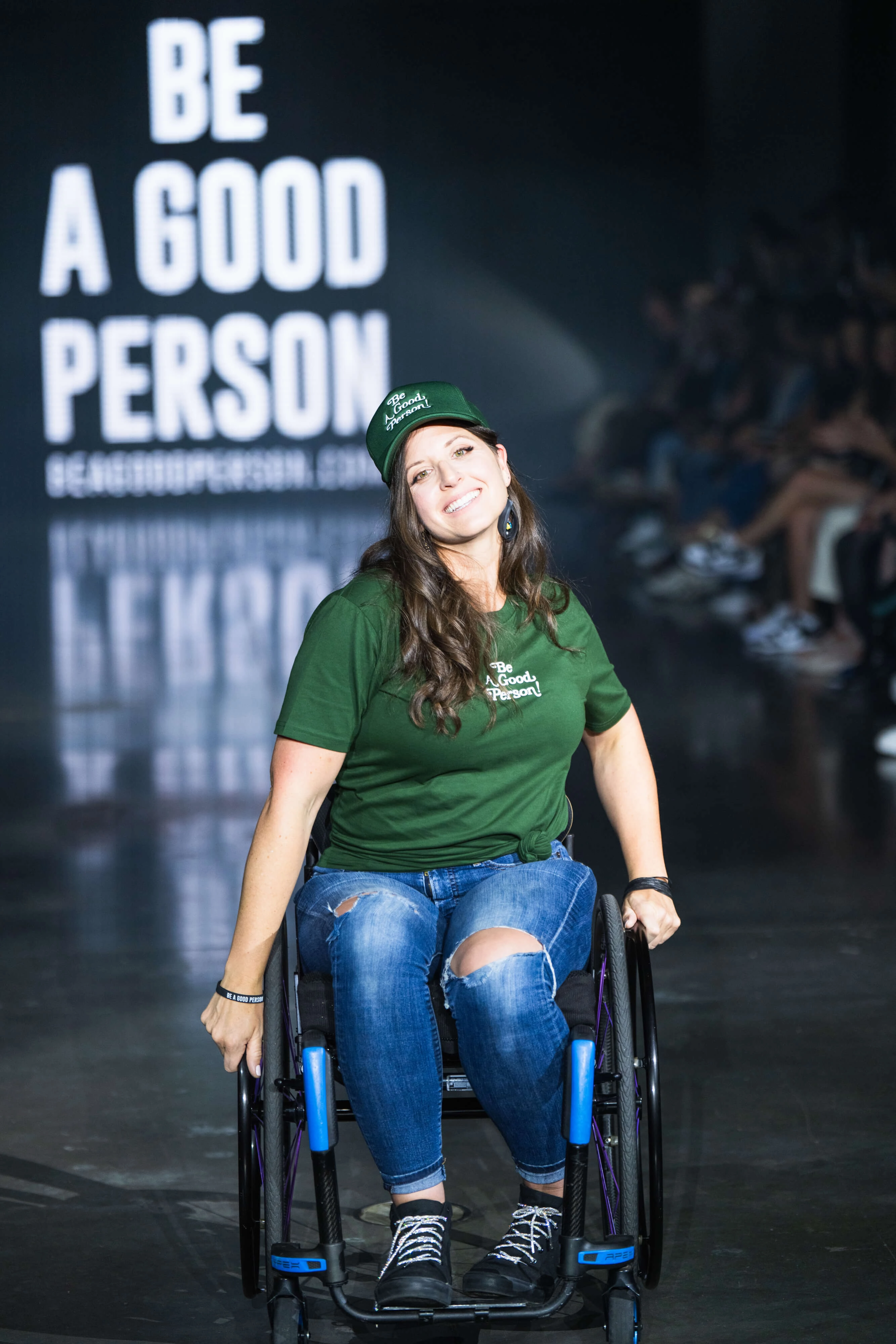 Exclamation T-Shirt - Green Sleek Stretch Travel convenience