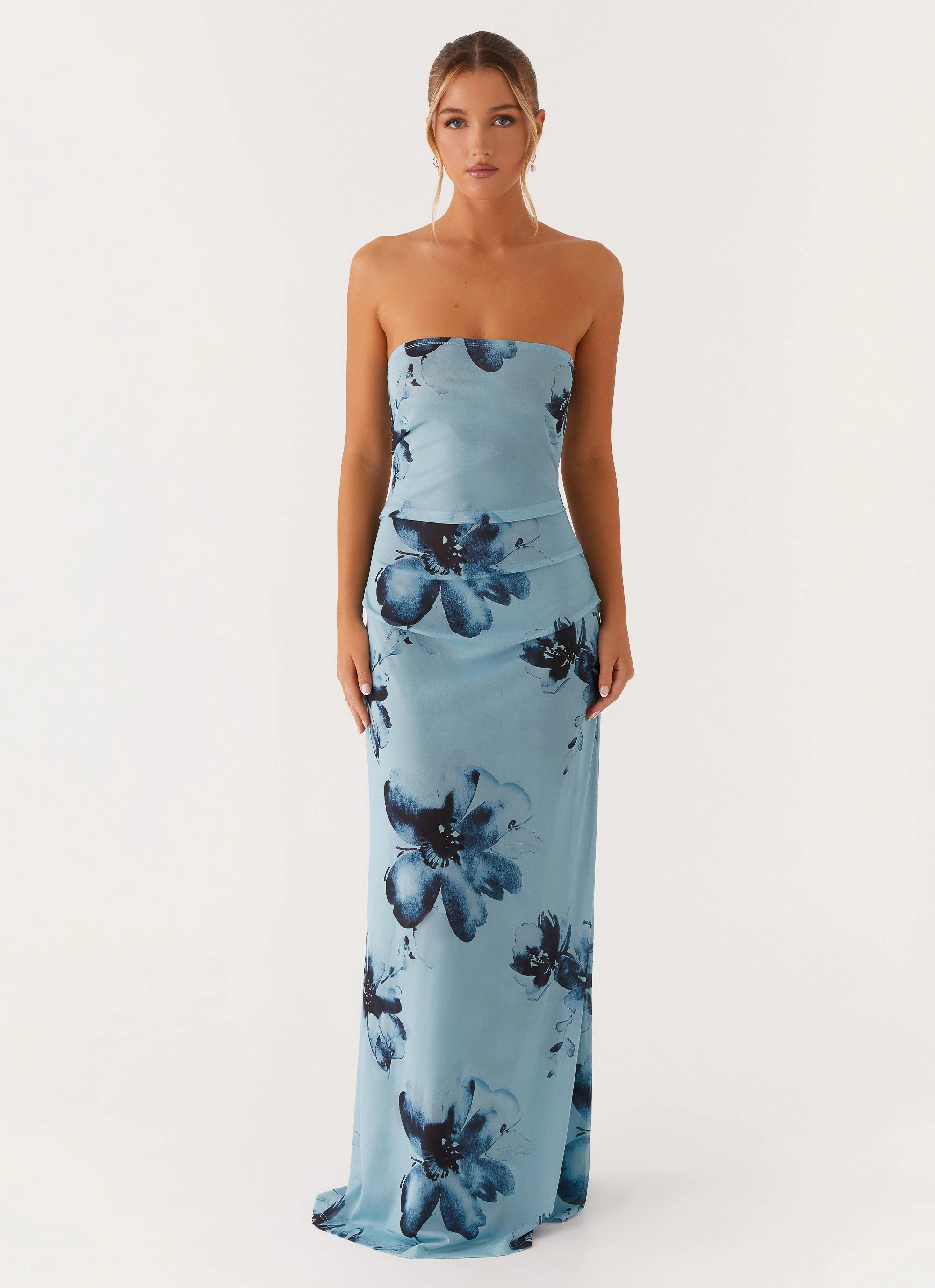Field Of Dreams Maxi Dress - Blue Black Floral Calm Fit