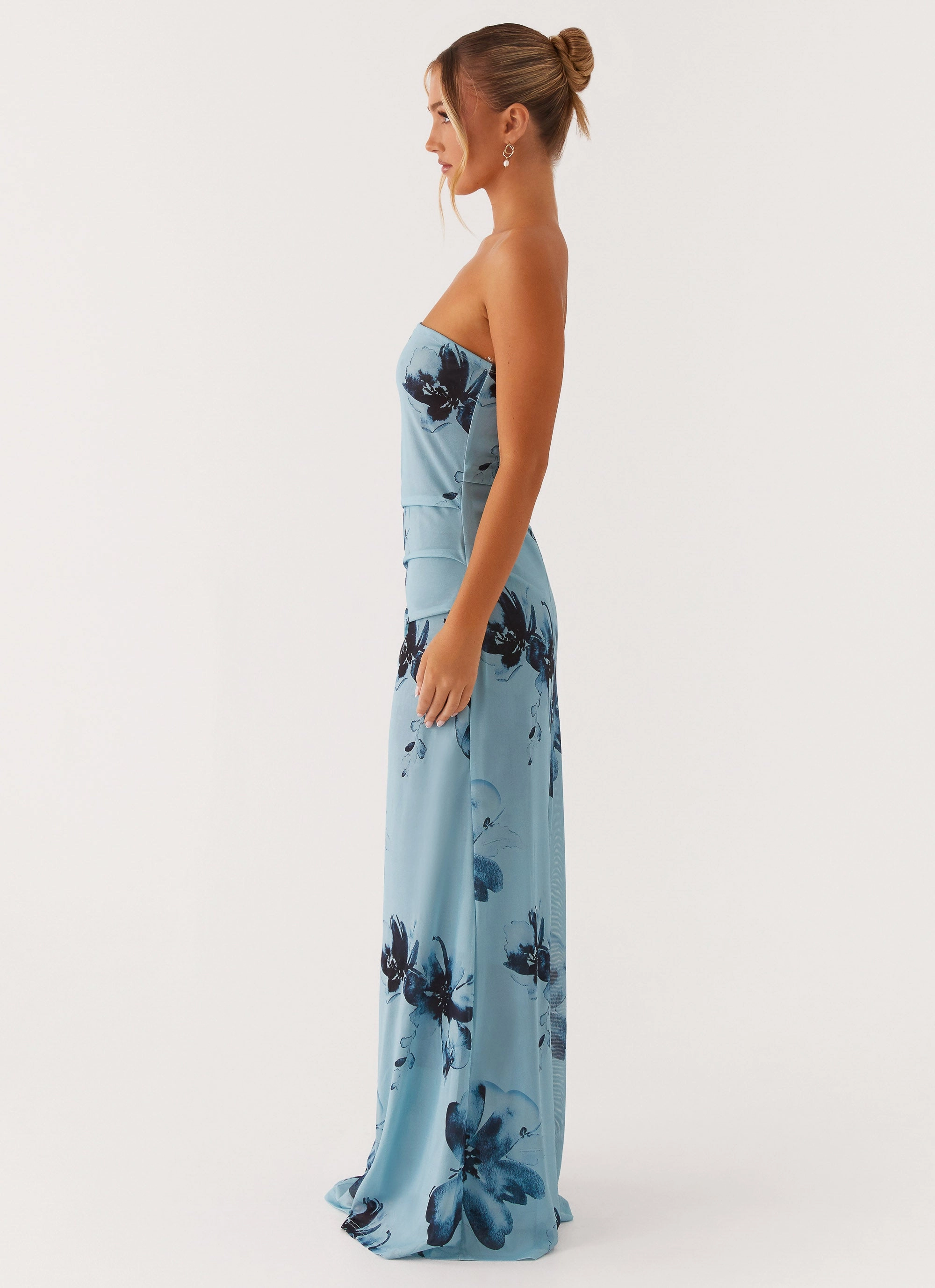 Field Of Dreams Maxi Dress - Blue Black Floral Lightweight Feel Light Shape