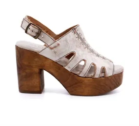 Breathable Upper Design Enhanced Traction Nodes Fontella In Nectar Lux