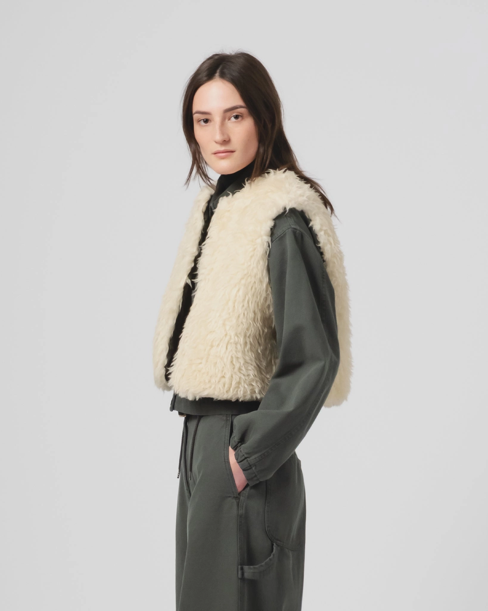 G.o.D Peak Vest Alaska Fluff Ecru Fashion Ease