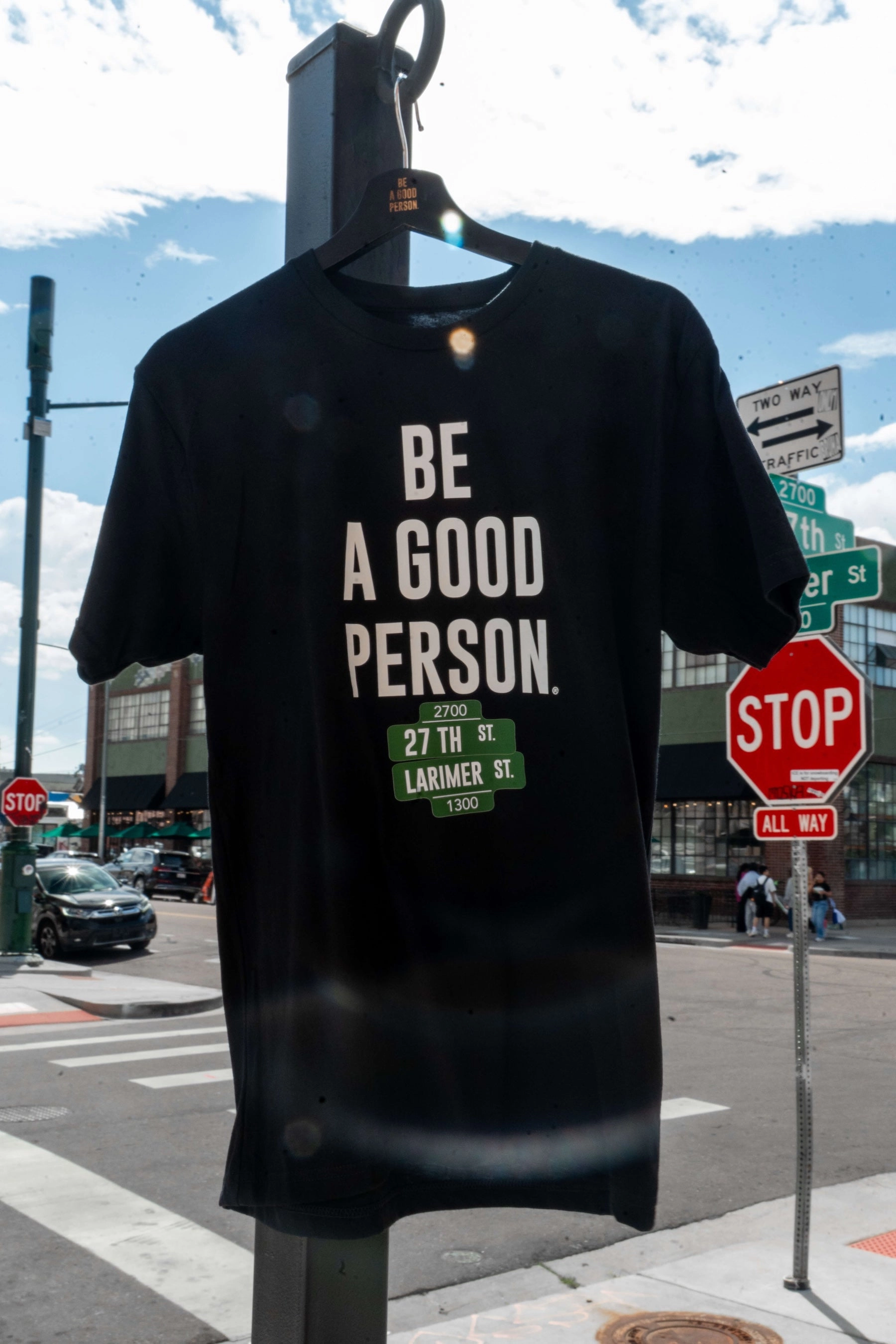 Casual Chic Look skinny but not tight Homage T-Shirt - Black