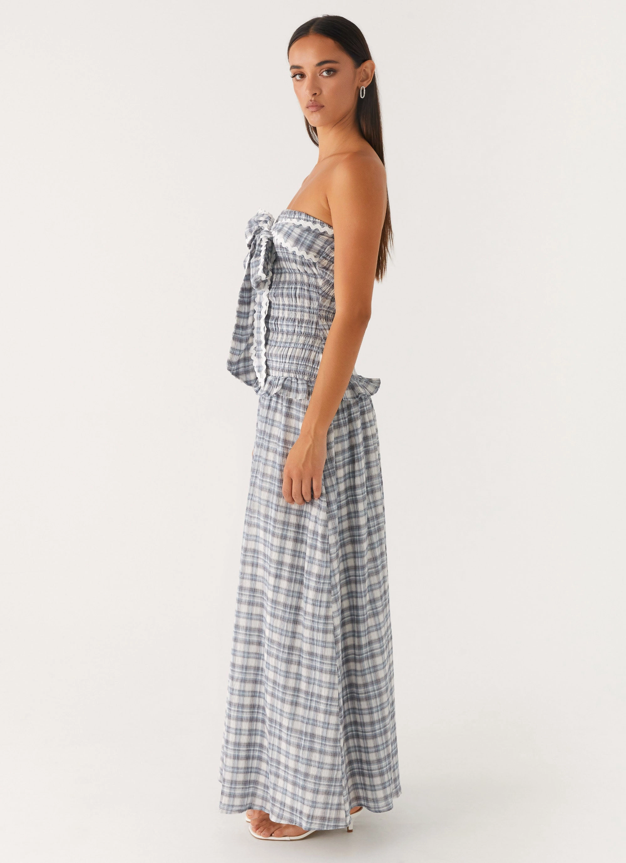 Malia Shirred Maxi Dress - Blue Grey Check Quick-Dry Calm Outfit