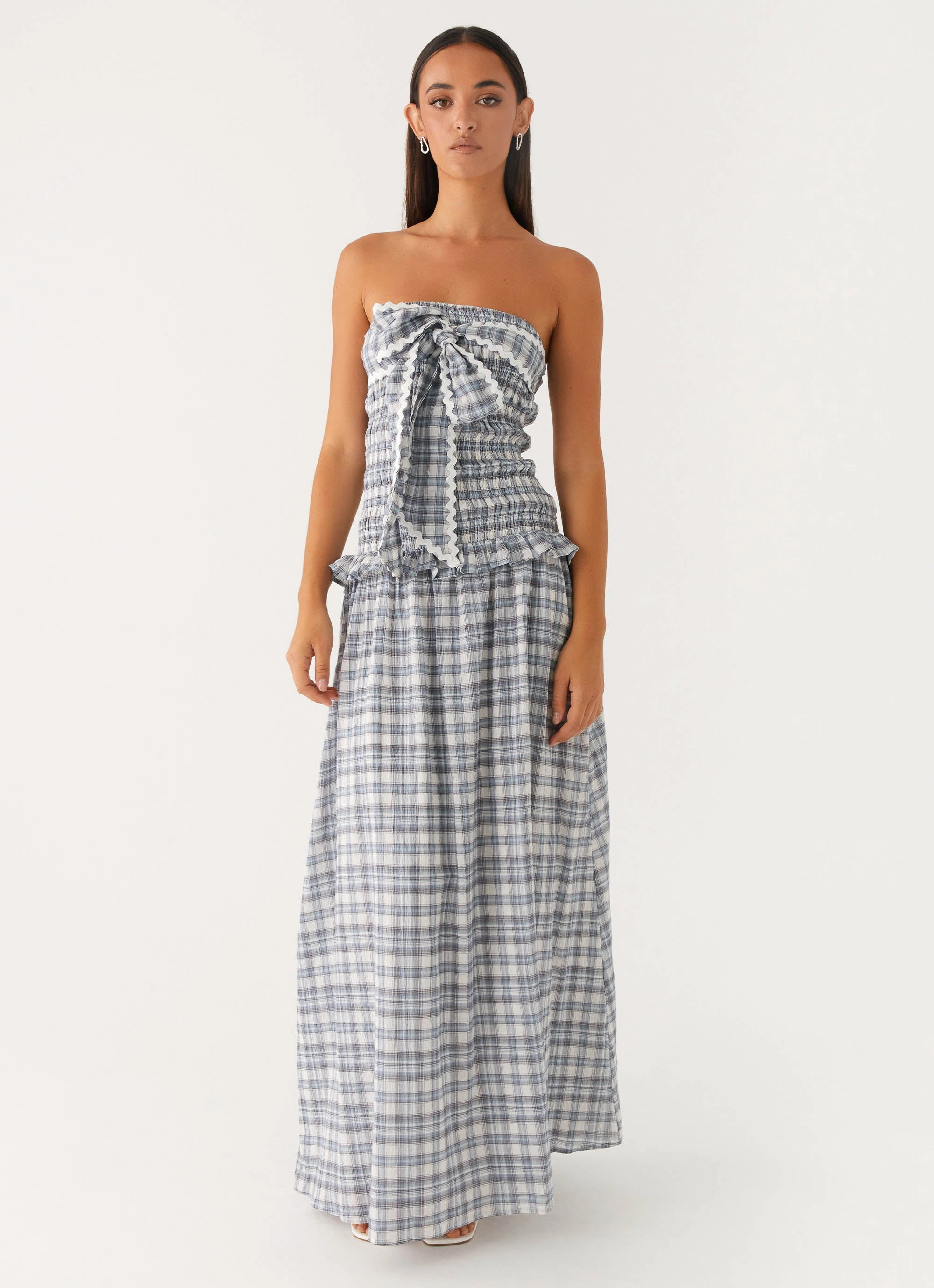 Malia Shirred Maxi Dress - Blue Grey Check Mood Glow Travel-Essential