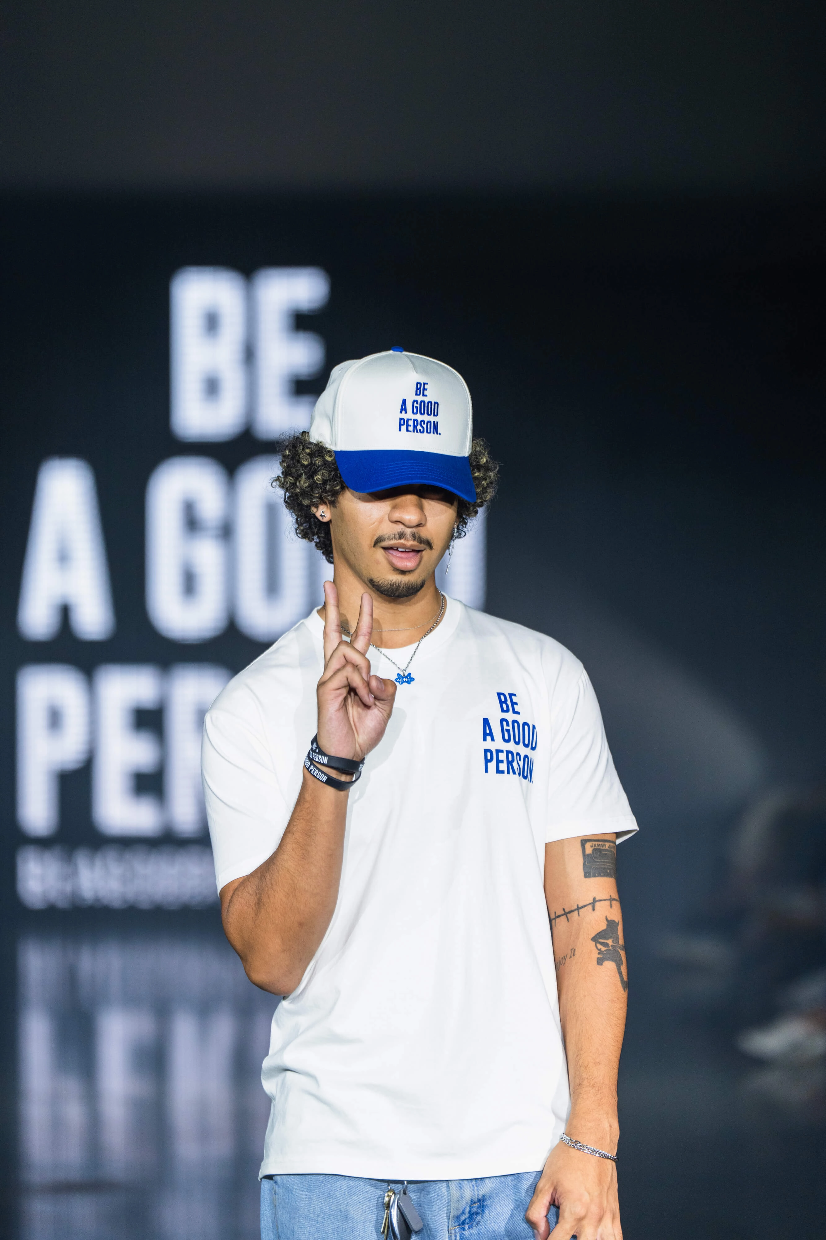 Mini Logo T-Shirt - Cream/Blue Breathable wear Perfect Fit