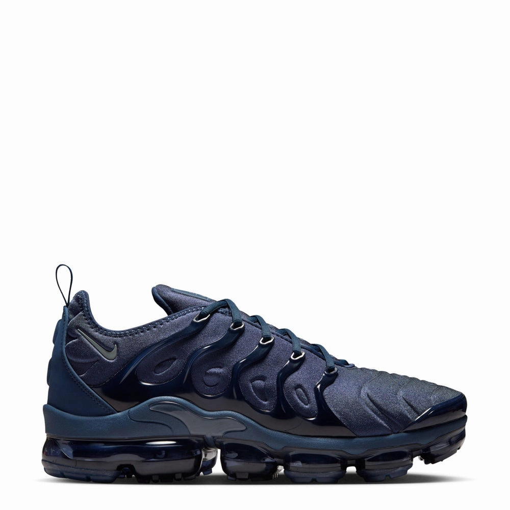 Air VaporMax Plus - Mens running with sunglasses ErgonomicDesign