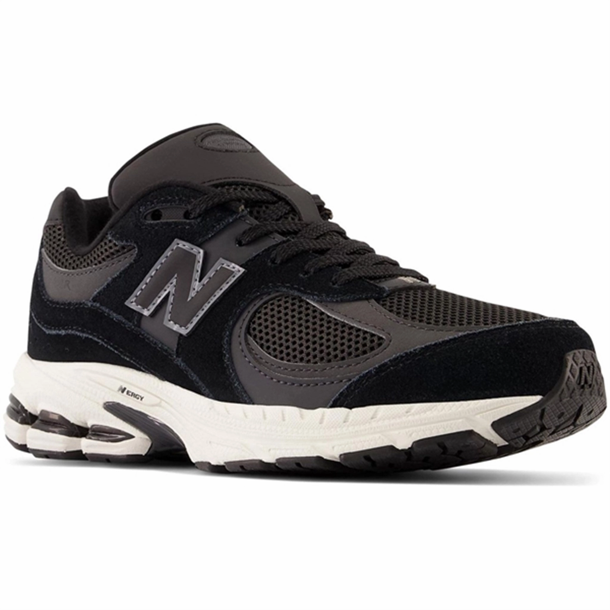New Balance 2002 Kids Sneakers Black Outdoor Vibes