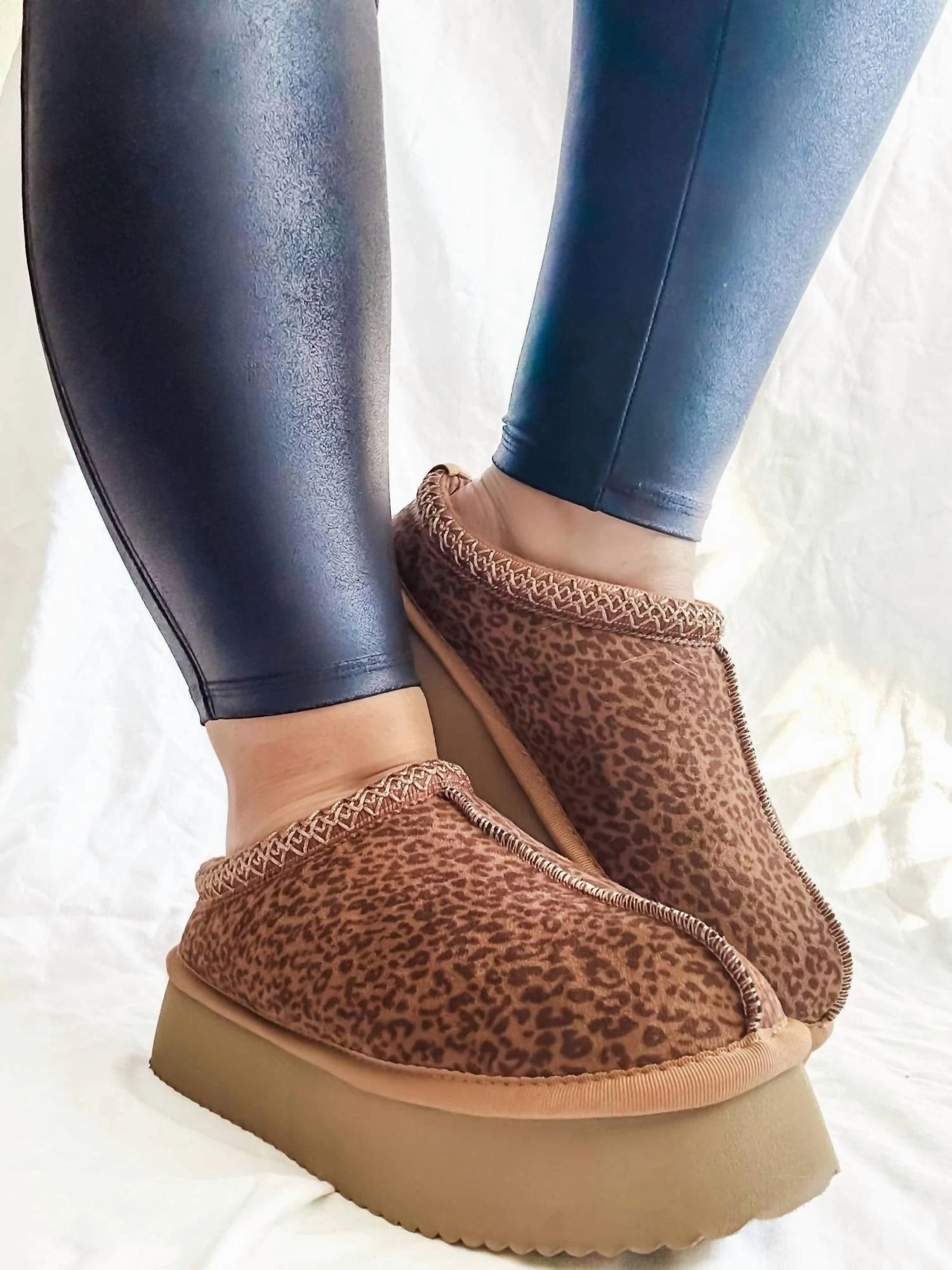 Pillow Talk In Leopard Slides Ergonomic Fit