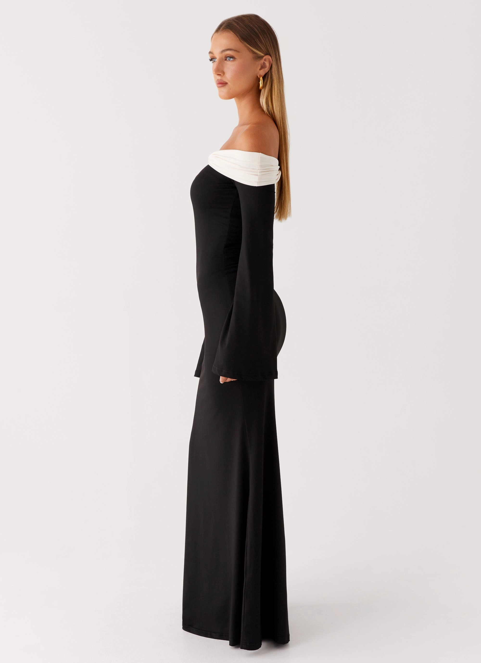 Casual weekend dress Hits Different Long Sleeve Maxi Dress - Black