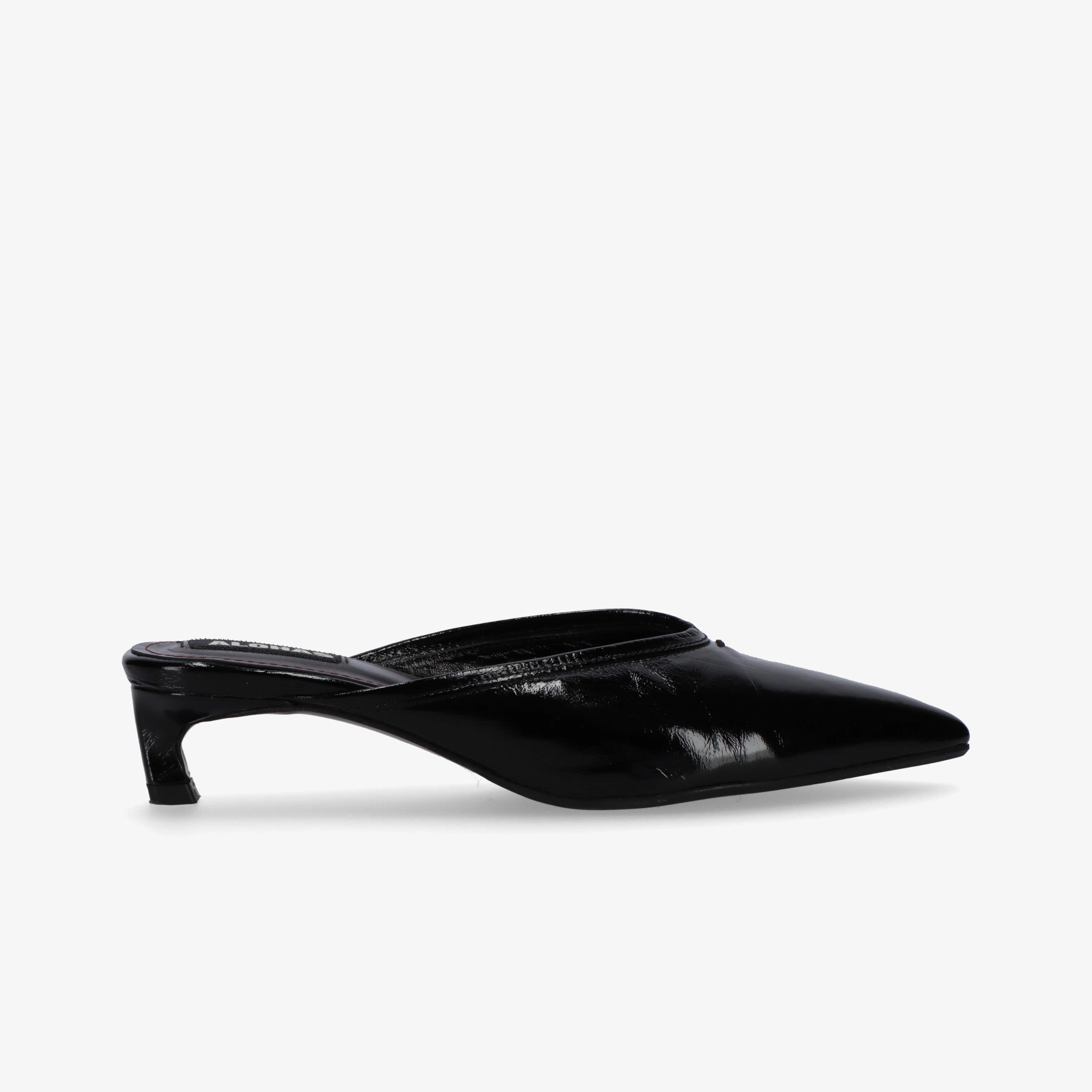 Tessa Onix Black Leather Mules Easy Travel Sandal Simple Comfort