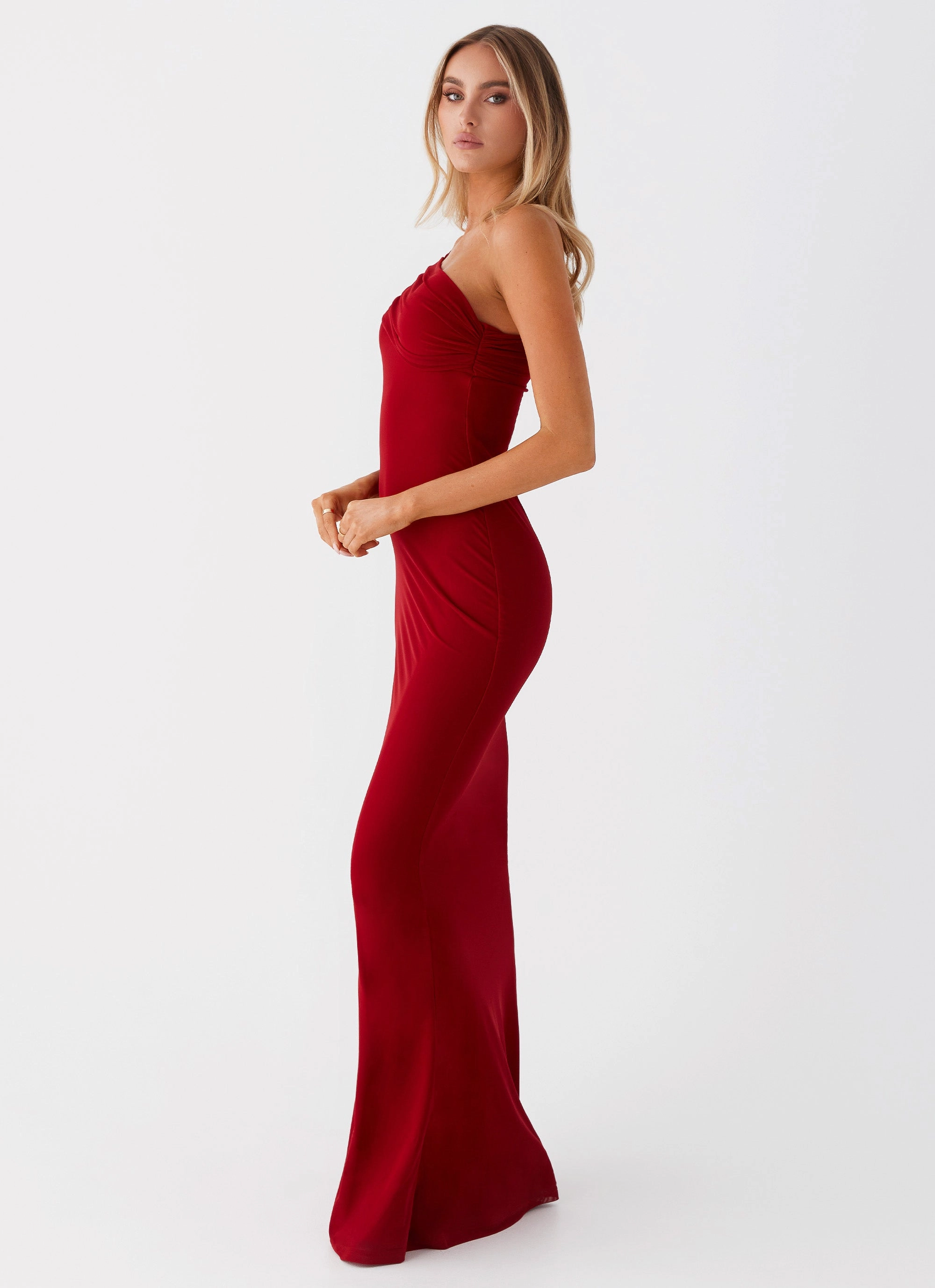 MoistureWickingTechnology Elegant Layer Reine Maxi Dress - Red