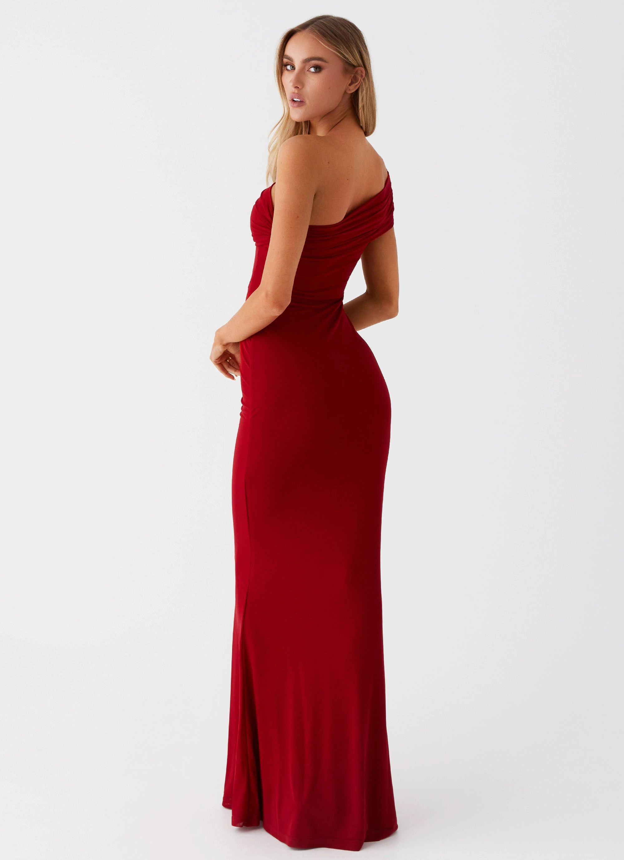 Reine Maxi Dress - Red Seasonal Wear Minimal Details