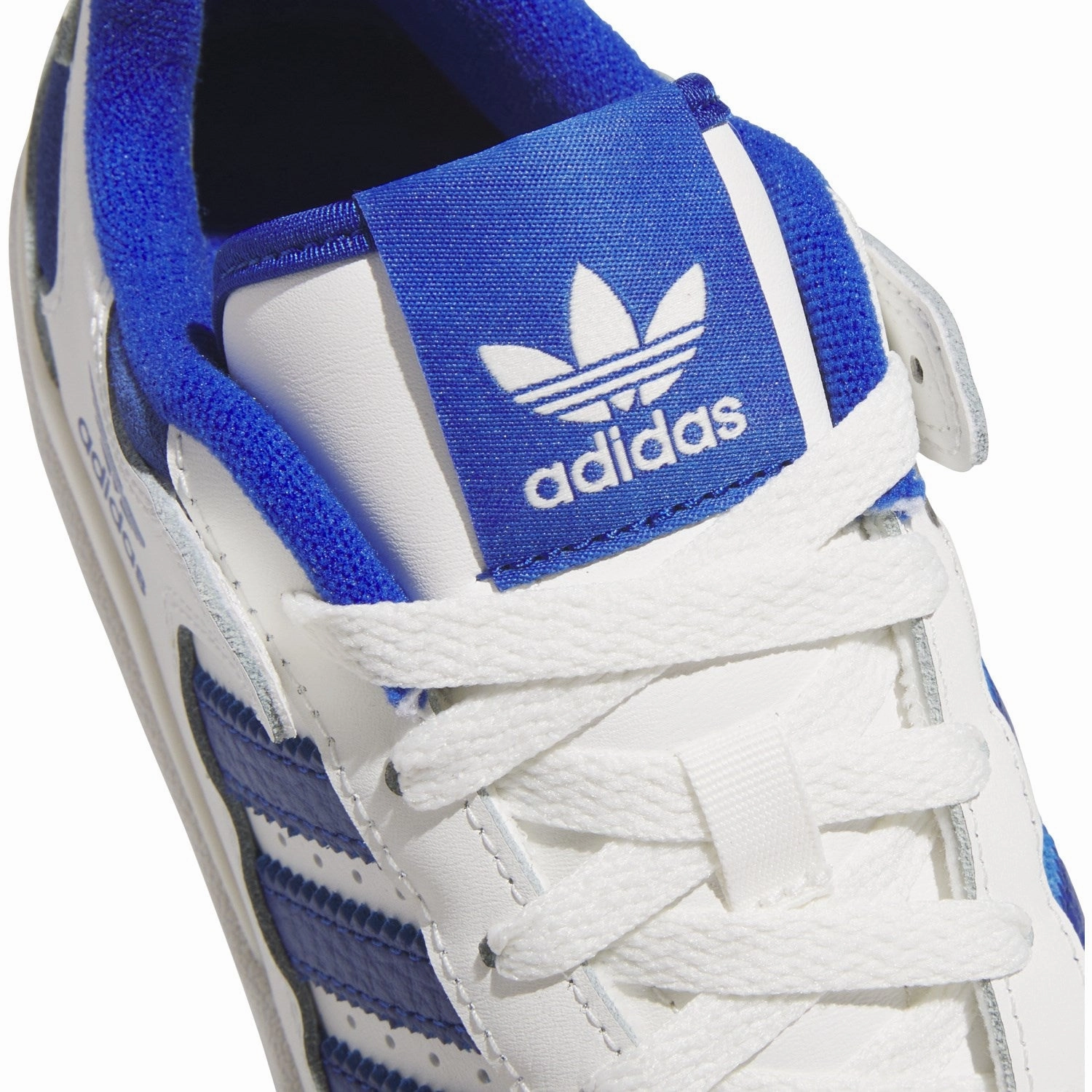 walking shoes adidas Originals Core White/Team Royal Blue/Core White Forum Low Cl J Sneakers