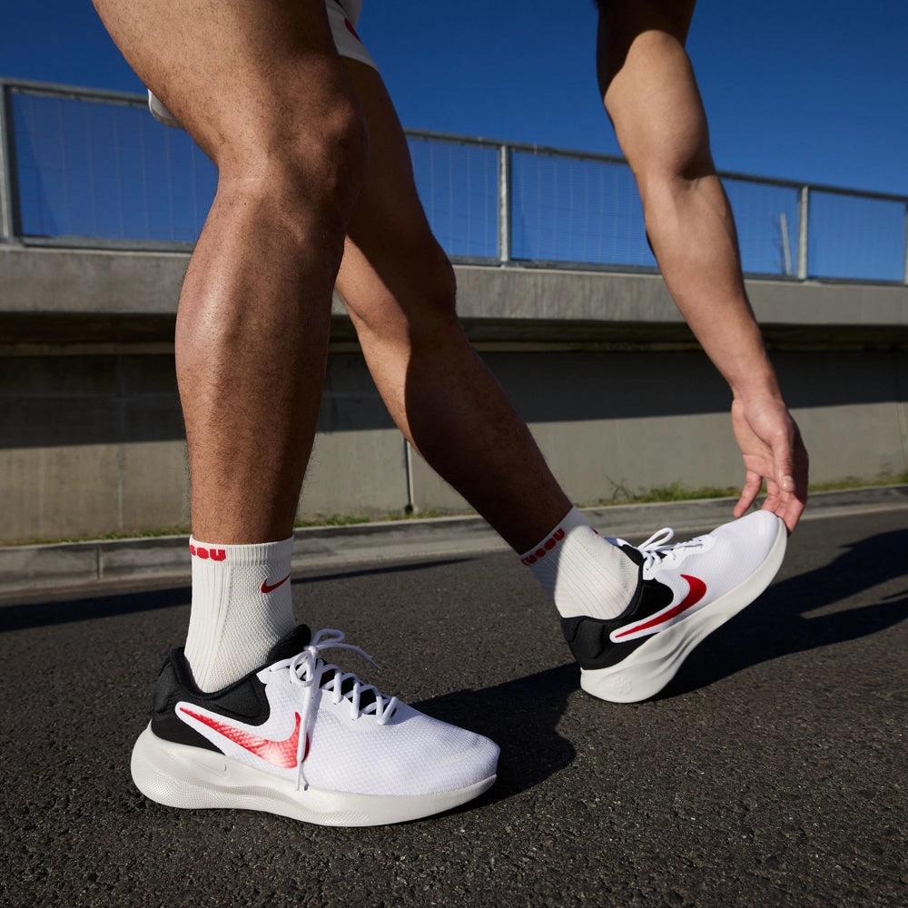 Revolution 7 - Mens Low Profile Midsole Impact Dispersion Tech