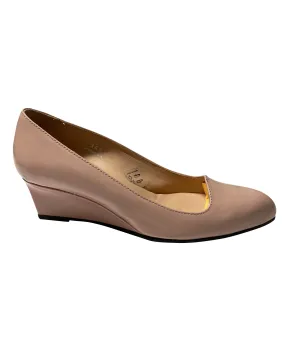Flexible Groove Design Anytime Fit Tod's Pointed Wedge in Pink Leather