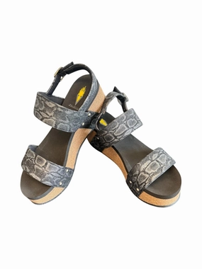 Summer Love Clogs In Black Breathable Footbed Water Resistant