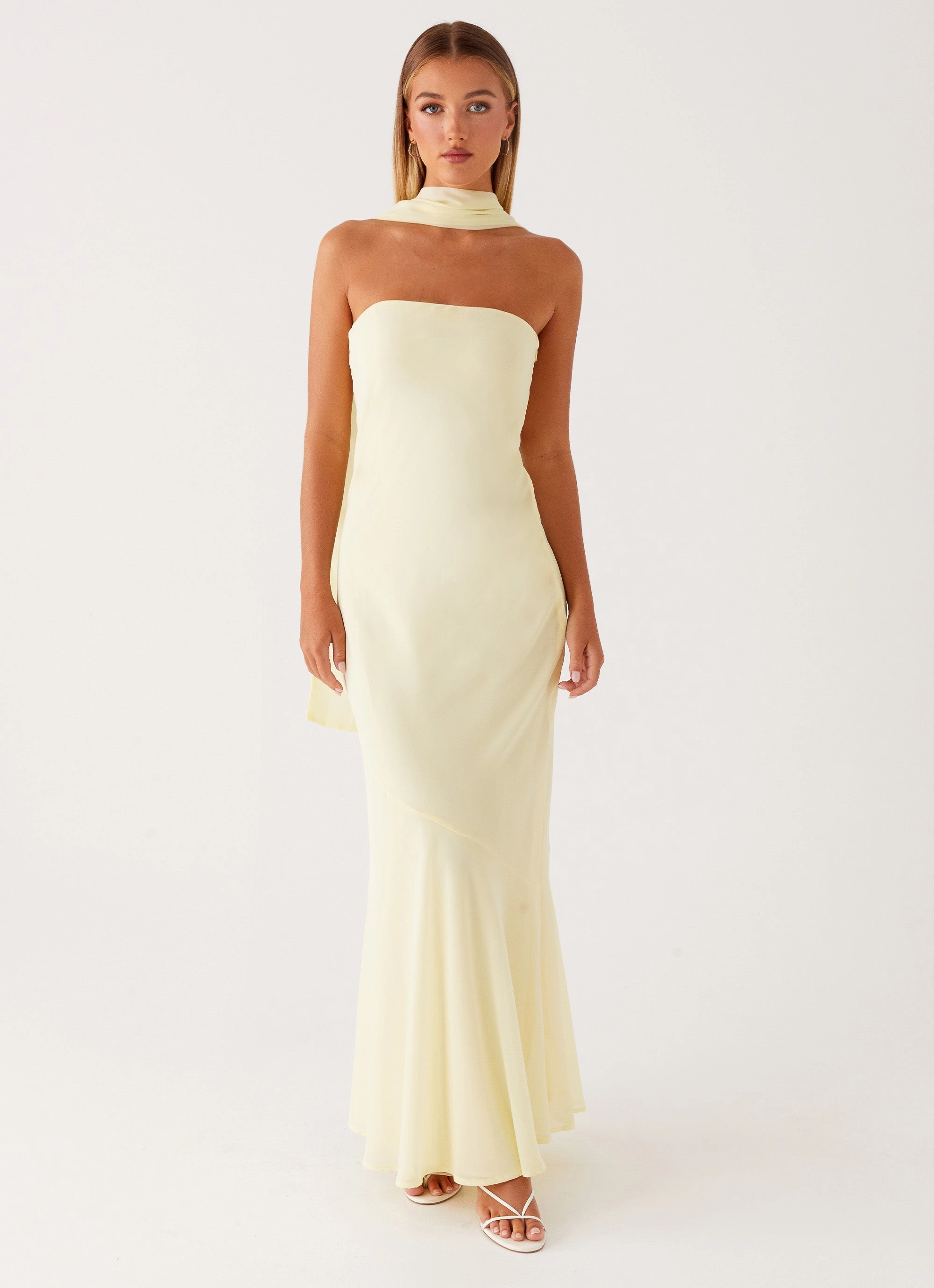 Smooth Texture Elegance Glow Under The Pagoda Maxi Dress - Yellow