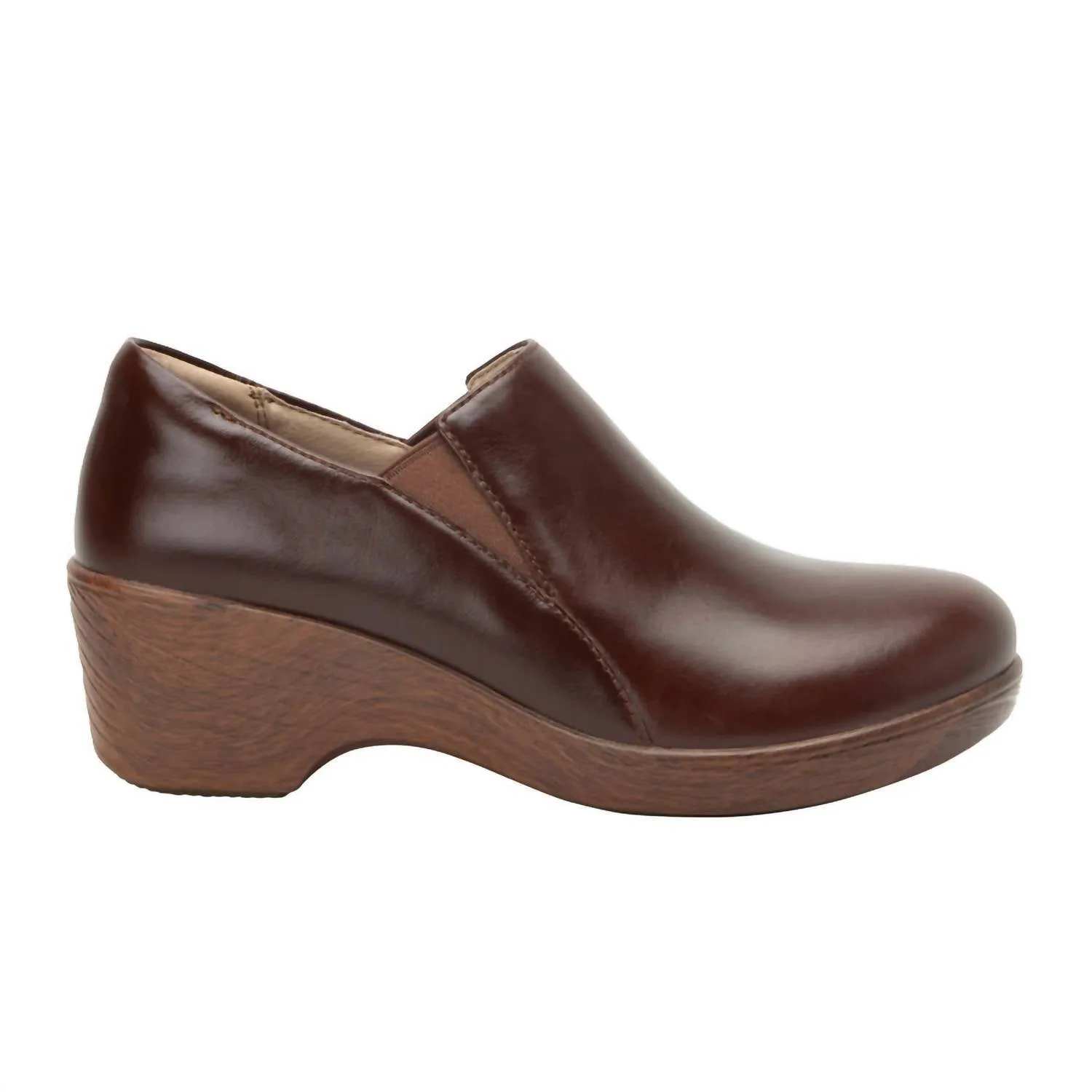 Women's Skylar Slip On Shoes In Mahogany Recyclable Packaging Certified Seamless Look