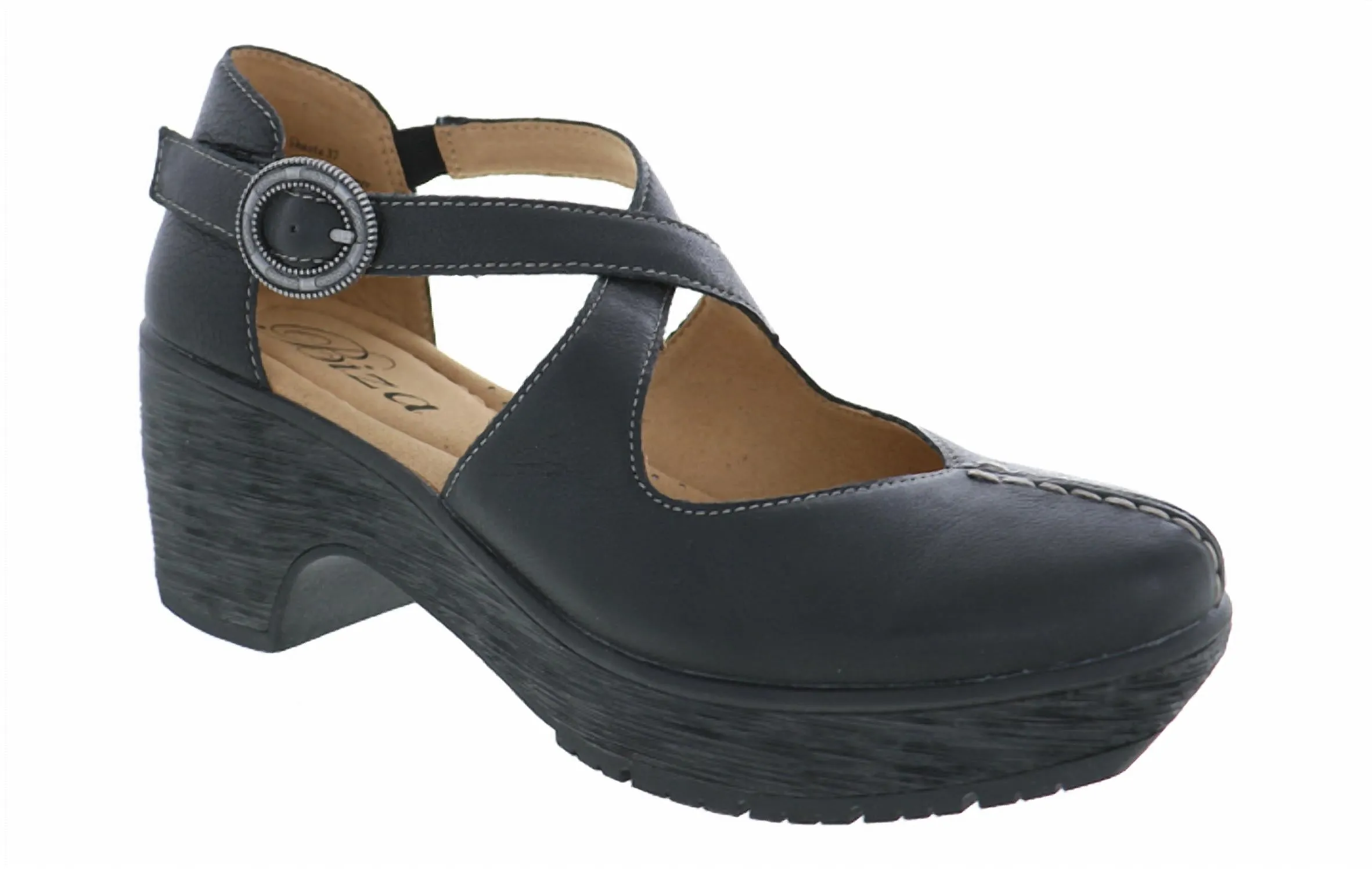 Women's Shasta Shoes In Black On Foot Odor control