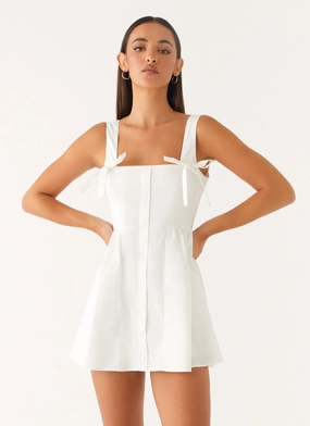 Unconditional Mini Dress - White Relaxed Comfort Look