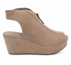 Women Wanessa Wedge In Tan Suede Toe Freedom Breathable straps