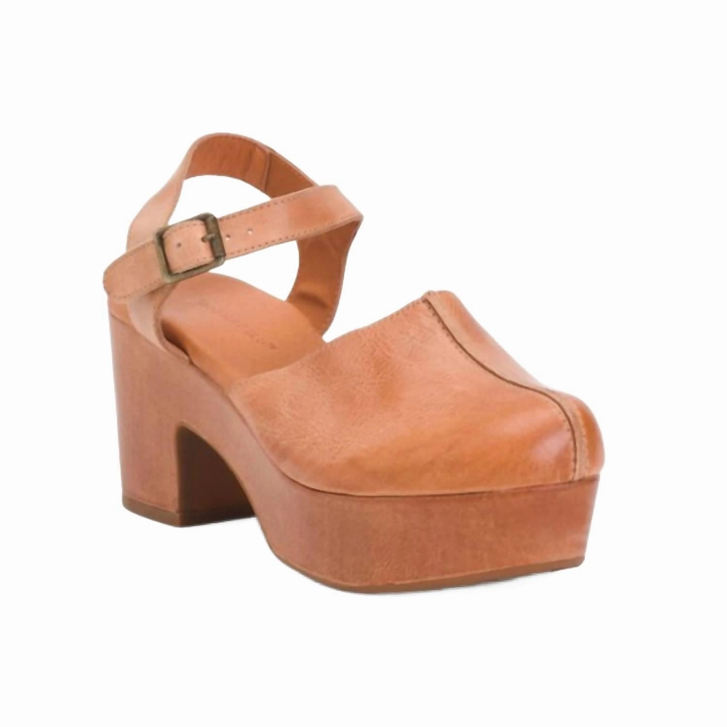 Smooth Surface Stain Resistant Women Gabrielle Heeled Mules In Camel Leather