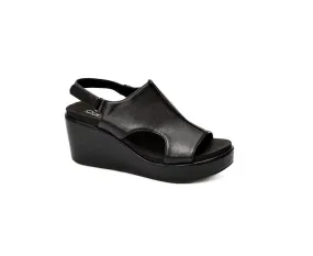 Multi Use Women's Carley Sandals In Black